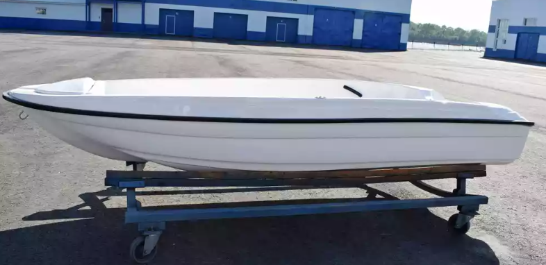 Стеклопластиковая лодка Пингвин (тримаран) в Пензе