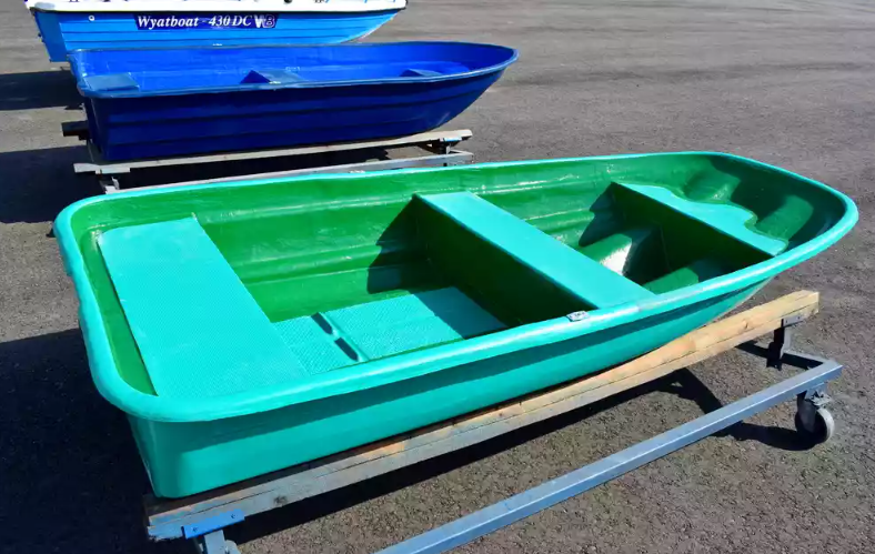 Стеклопластиковая лодка Старт (тримаран) в Пензе