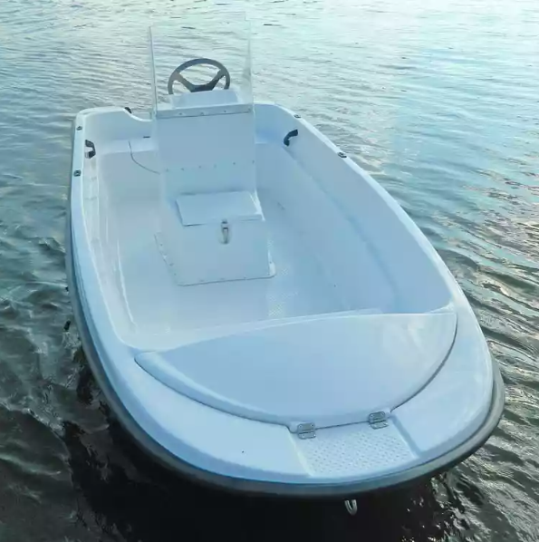 Стеклопластиковая лодка Пингвин с консолью (тримаран) в Пензе