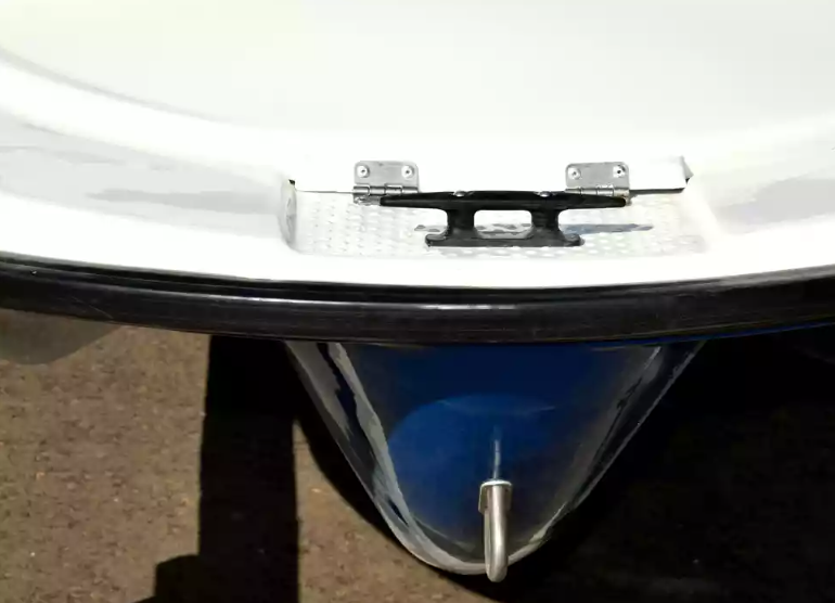 Стеклопластиковая лодка Пингвин с консолью (тримаран) в Пензе