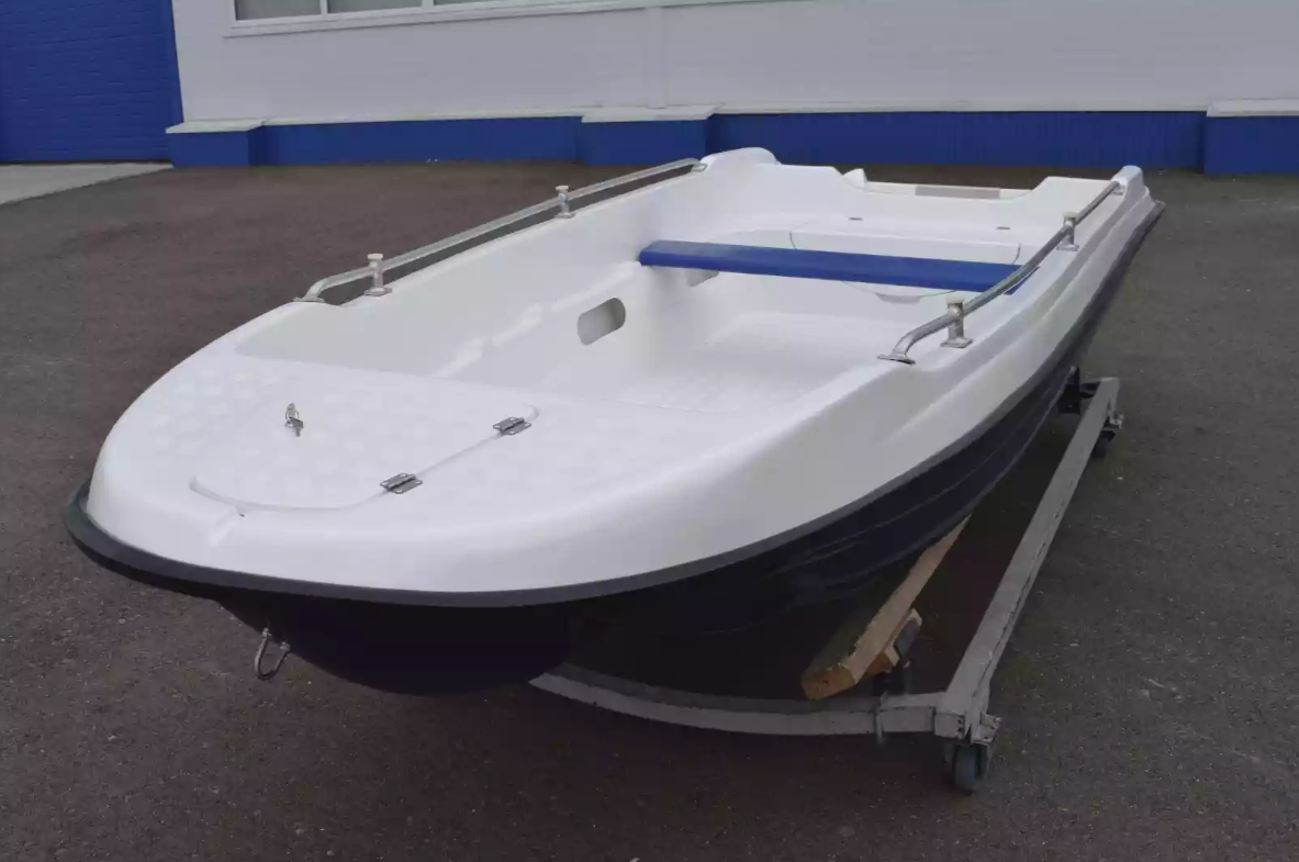 Стеклопластиковая лодка Пингвин New (тримаран) в Пензе