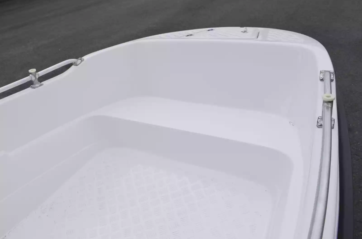 Стеклопластиковая лодка Пингвин New (тримаран) в Пензе