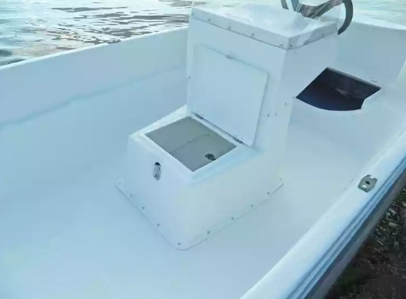 Стеклопластиковая лодка Пингвин с консолью (тримаран) в Пензе
