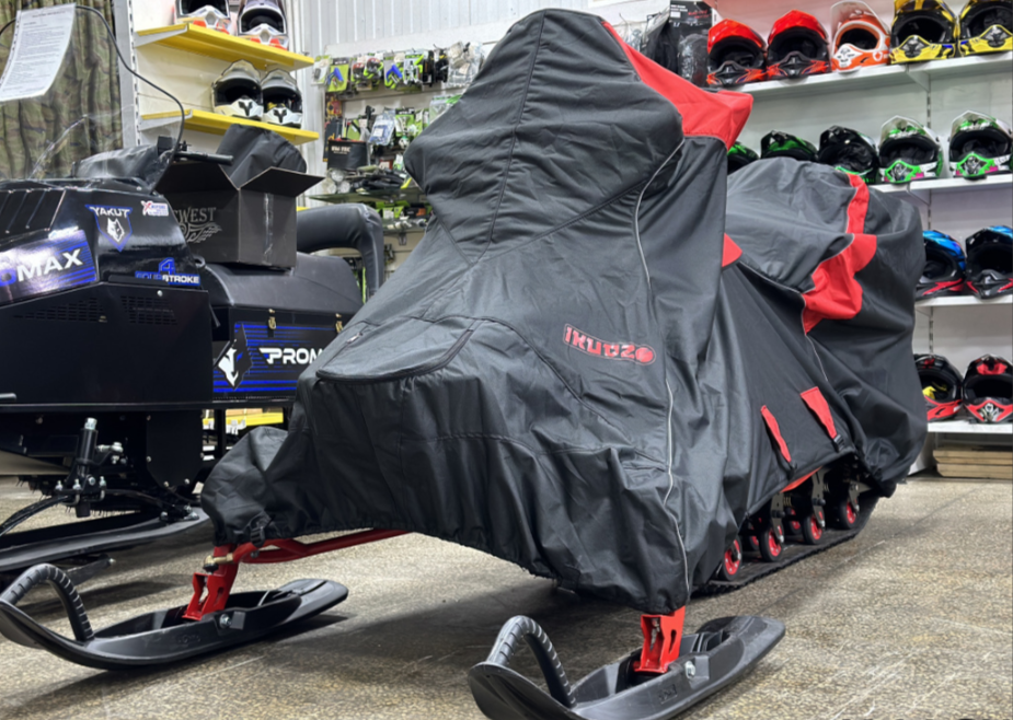 Чехол транспорт. снегохода IKUDZO HUNTER черно-красный Оксфорд ПРЕМИУМ качества с лого IKUDZO в Пензе