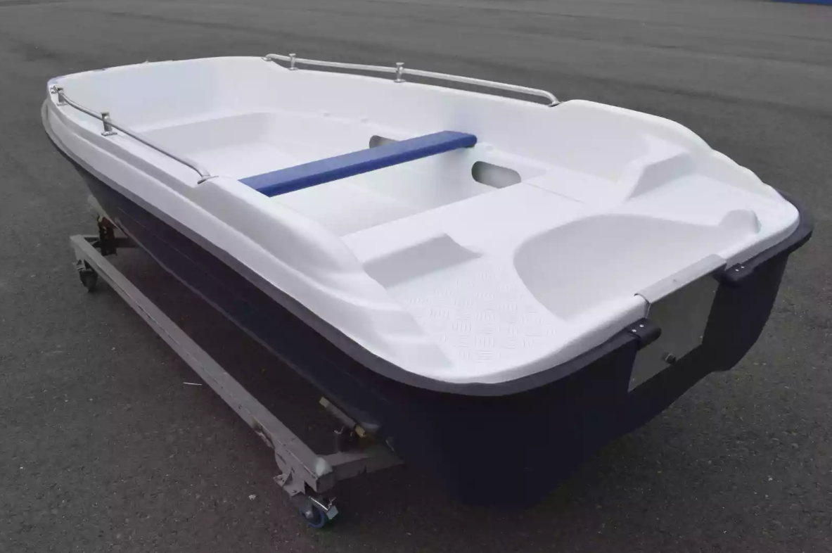 Стеклопластиковая лодка Пингвин New (тримаран) в Пензе