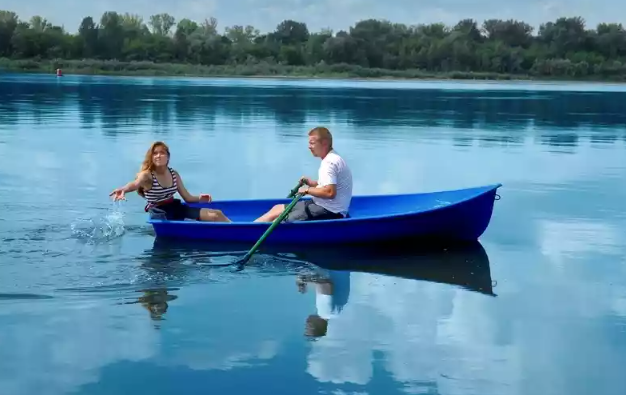 Стеклопластиковая лодка Дельфин в Пензе