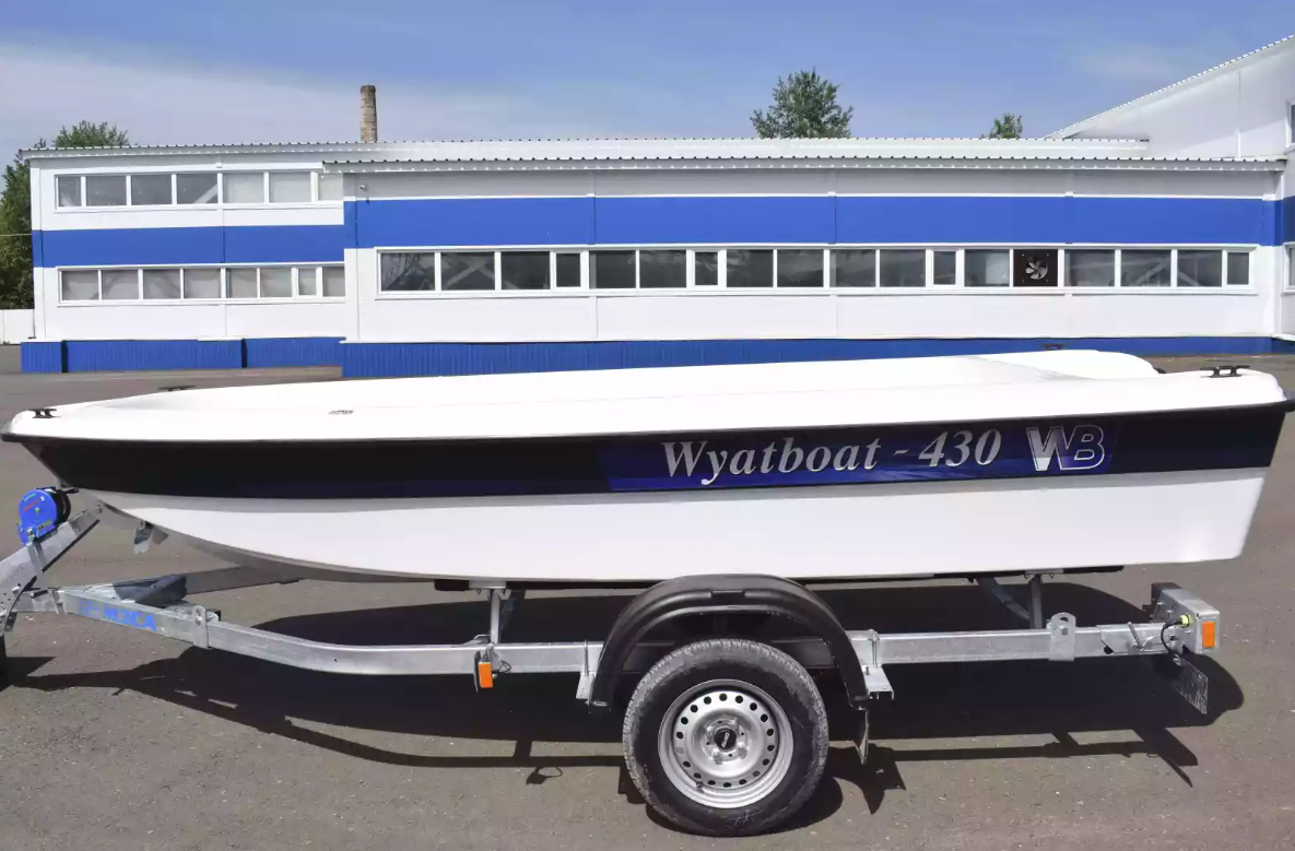 Стеклопластиковая лодка Wyatboat 430 тримаран в Пензе