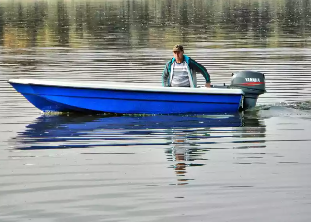 Стеклопластиковая лодка Wyatboat 430 тримаран в Пензе