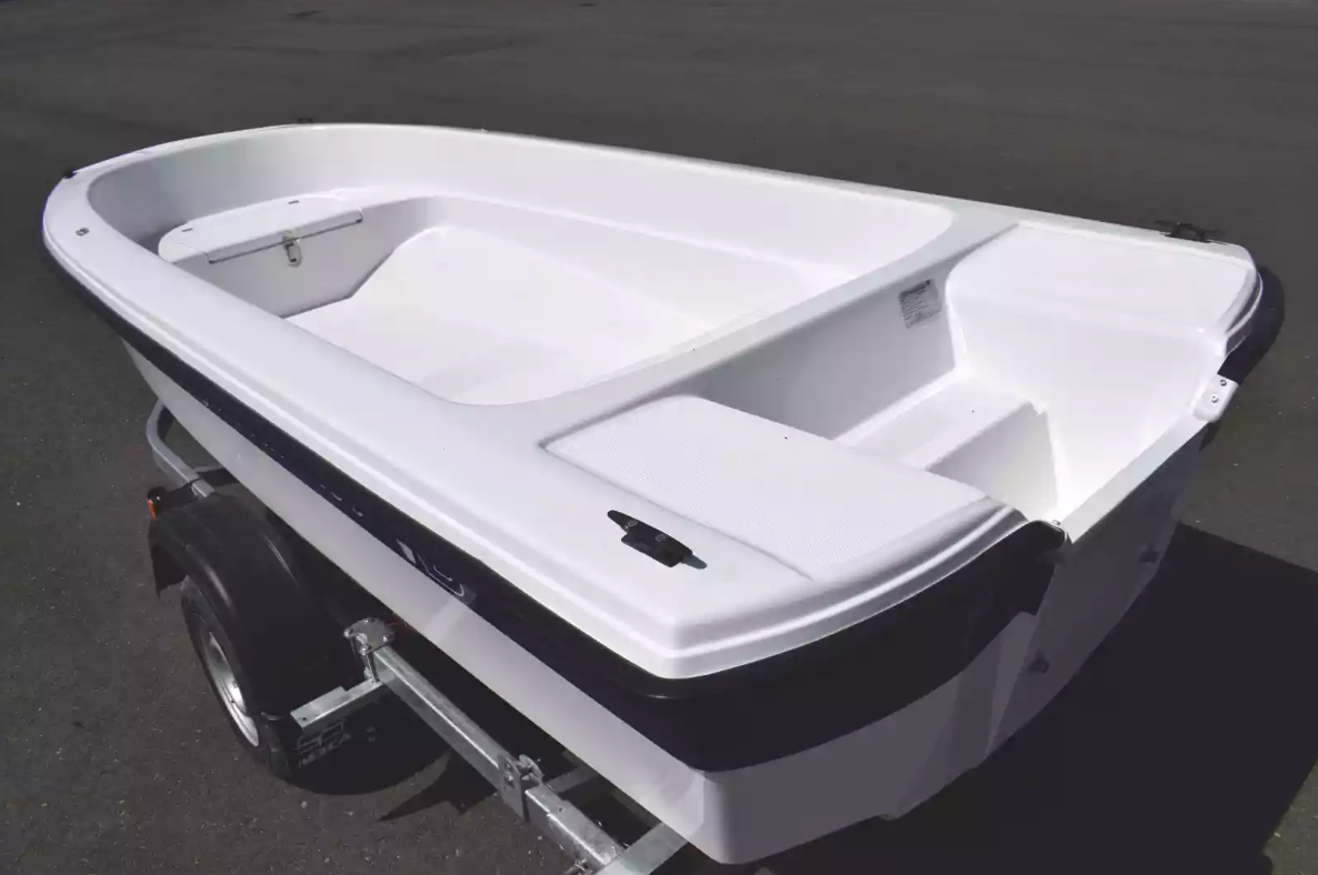 Стеклопластиковая лодка Wyatboat 430 тримаран в Пензе