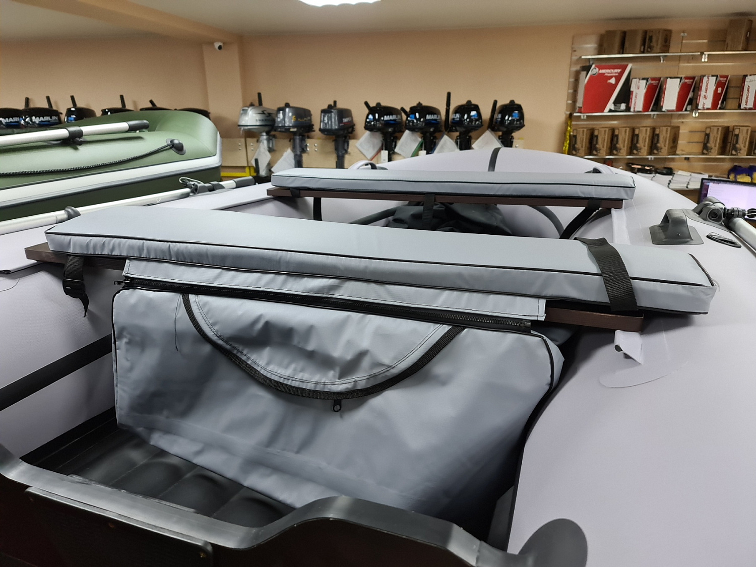 КОМПЛЕКТ МЯГКИХ НАКЛАДОК С СУМКОЙ ДЛЯ ЛОДОК 90Х20 СЕРЫЙ в Пензе