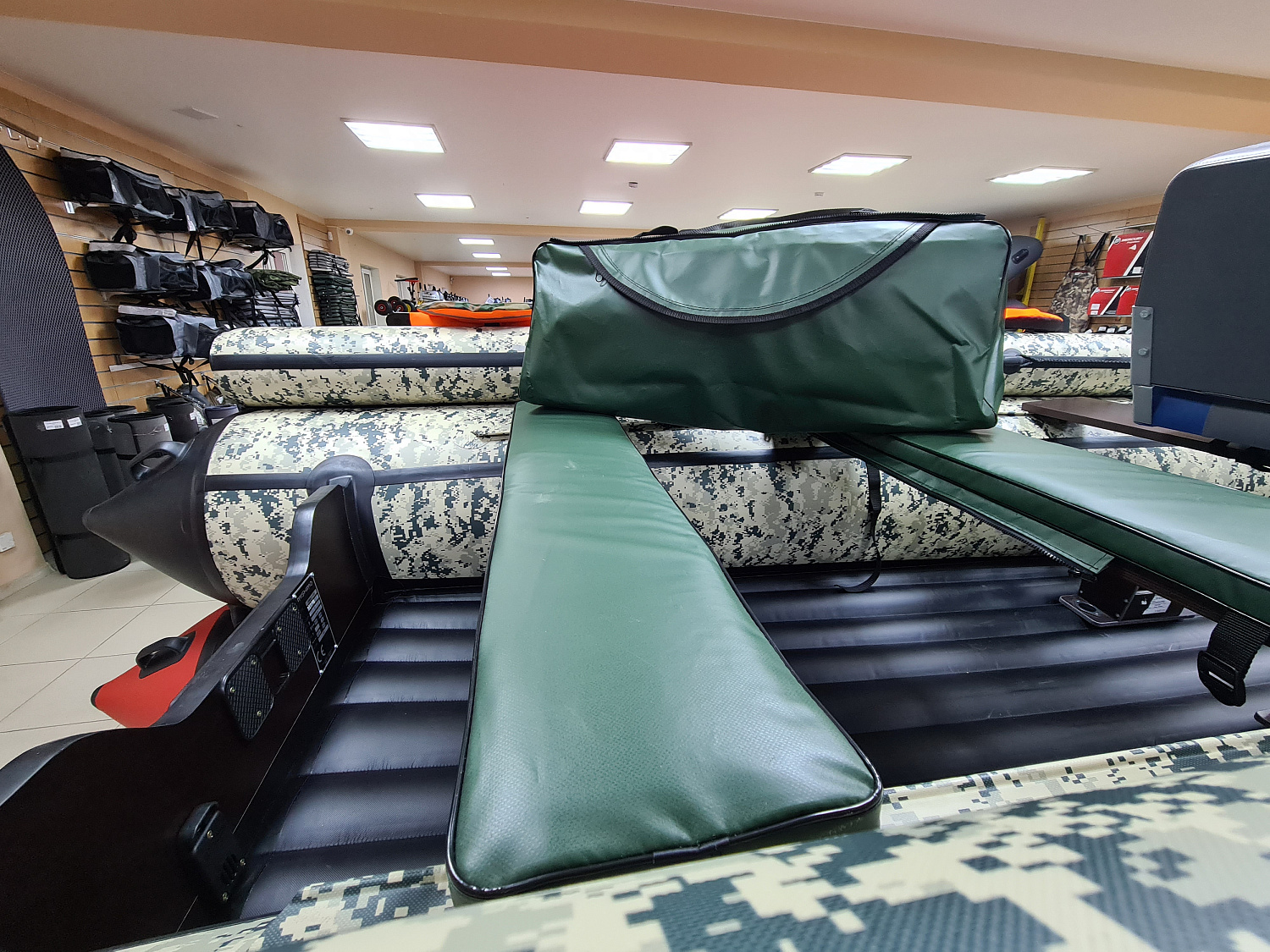 КОМПЛЕКТ МЯГКИХ НАКЛАДОК С СУМКОЙ ДЛЯ ЛОДОК 80Х20 ЗЕЛЕНЫЙ в Пензе