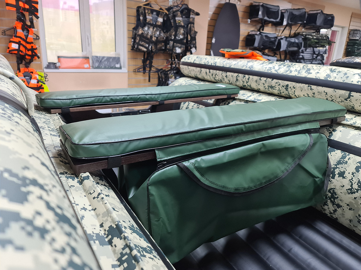 КОМПЛЕКТ МЯГКИХ НАКЛАДОК С СУМКОЙ ДЛЯ ЛОДОК 80Х20 ЗЕЛЕНЫЙ в Пензе